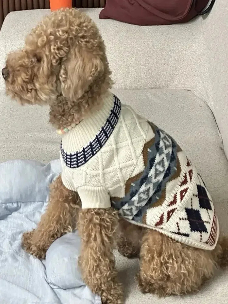 Kabelstickad hundtröja