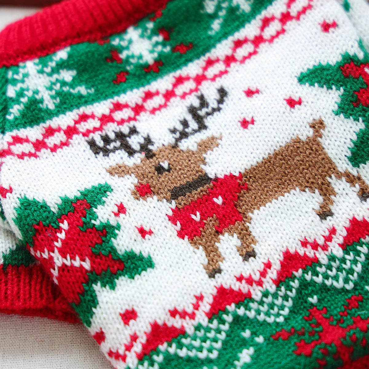 Stickad jultröja för hund