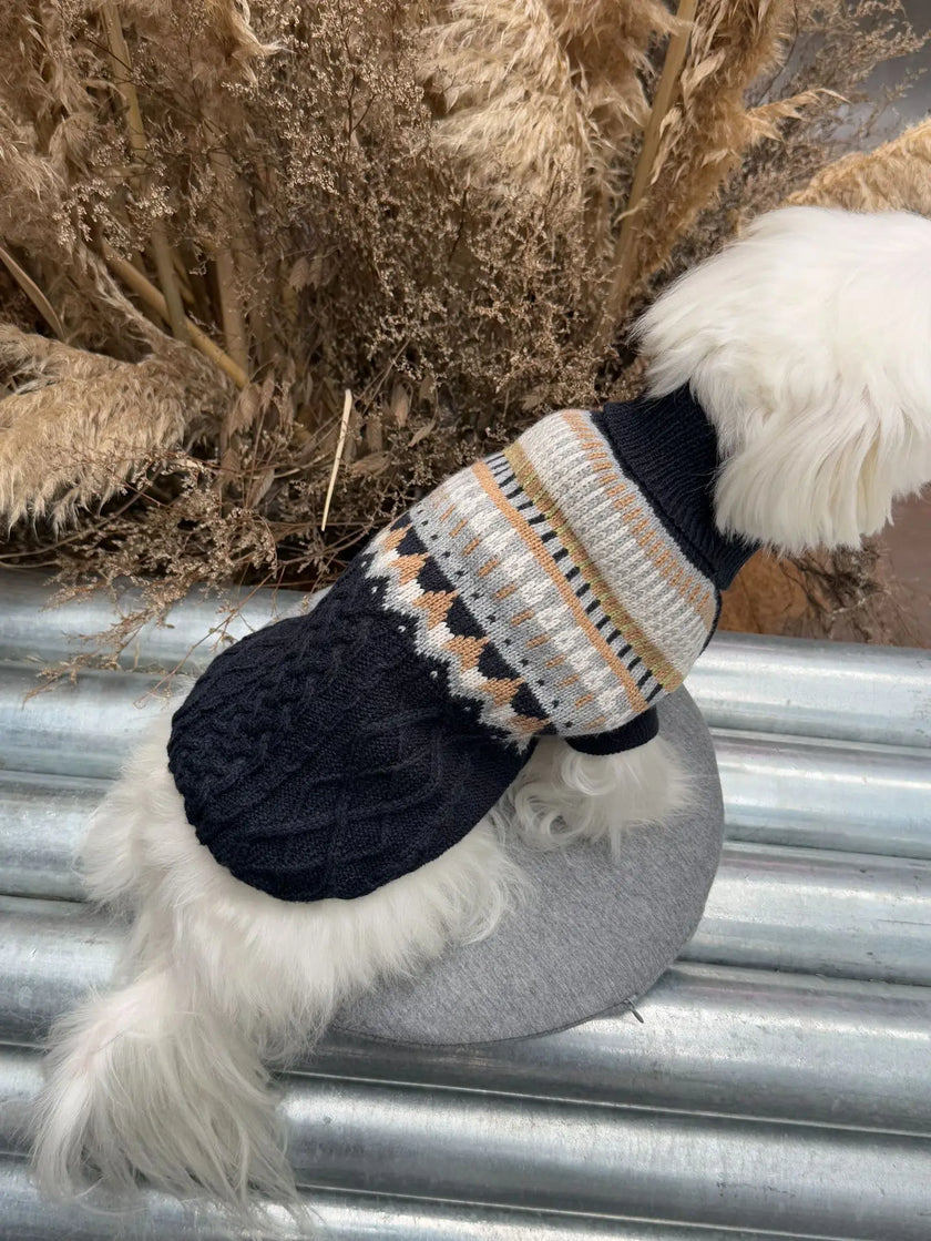 Kabelstickad hundtröja