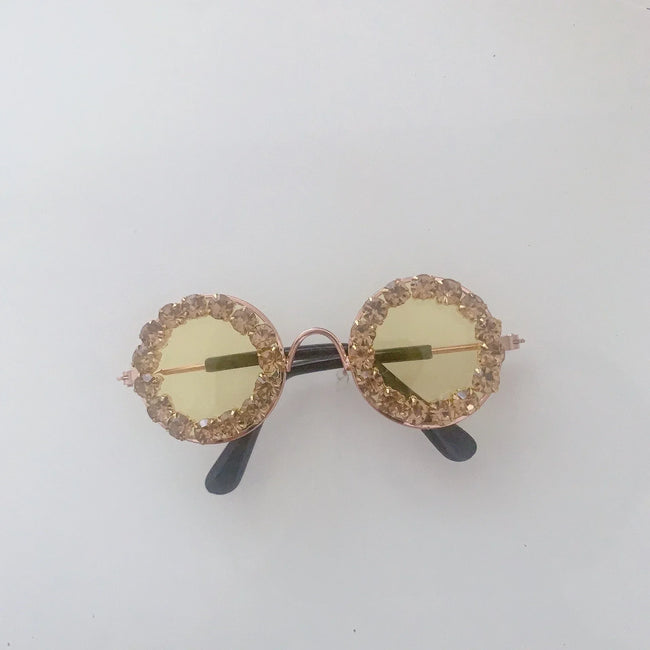 Solglasögon med strass för hund
